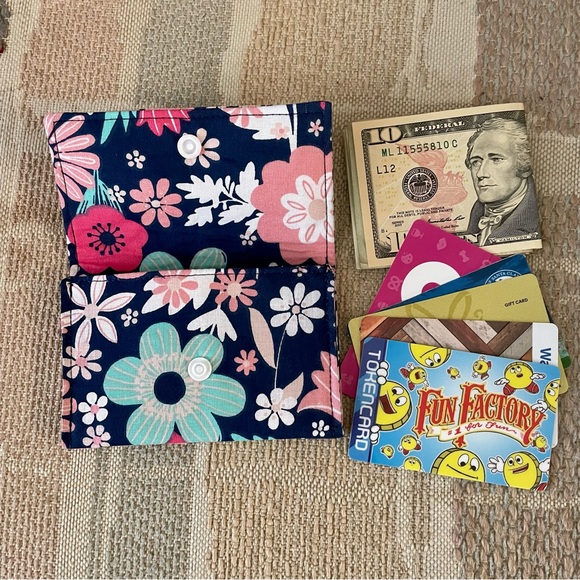 Stylish Snap Card Wallet/Business Card/Gift Card Holder made with Cotton Fabric - Picture 2 of 4